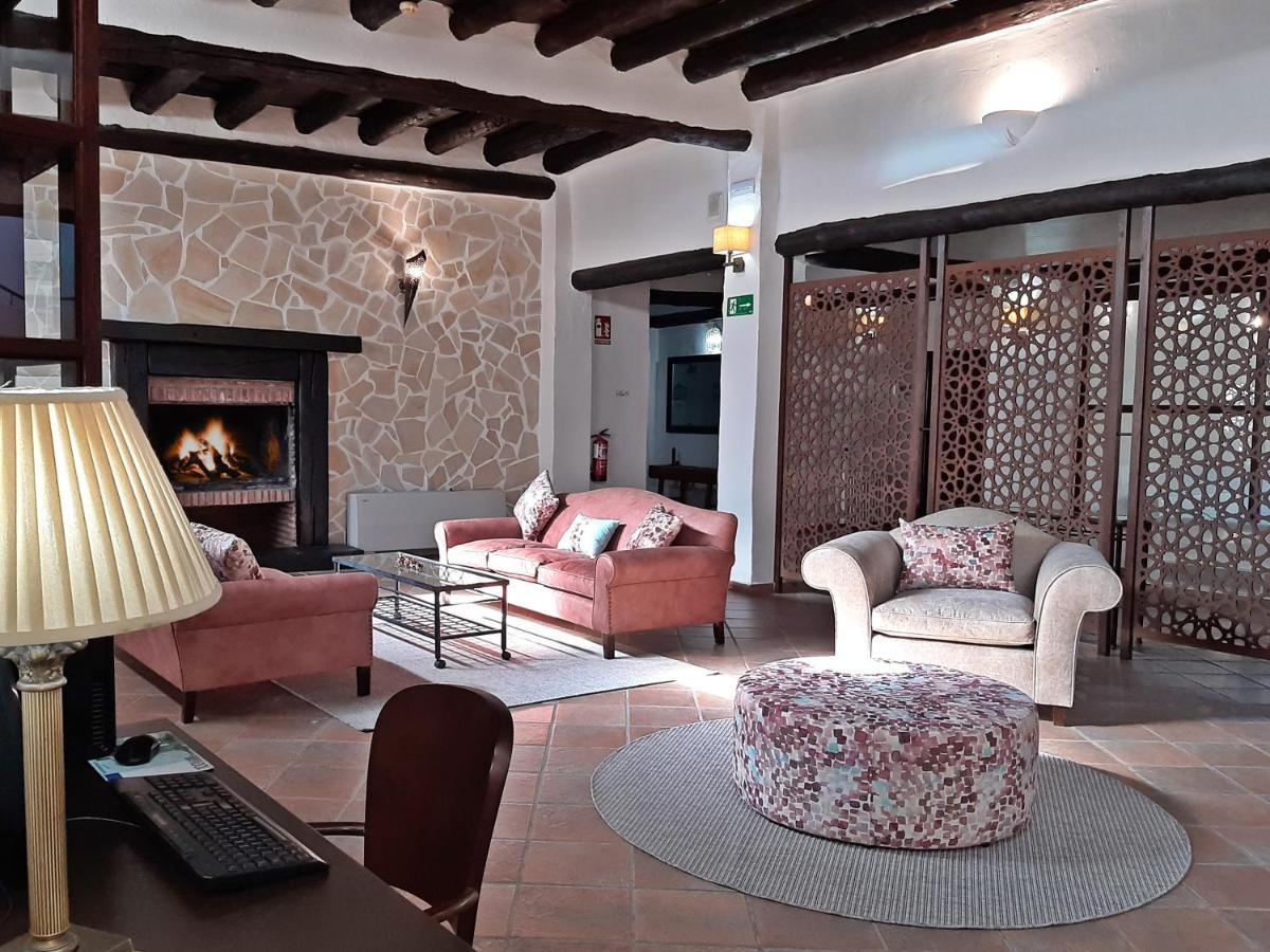 Busquístar Hotel Apartamento Nueva Alcazaba מראה חיצוני תמונה