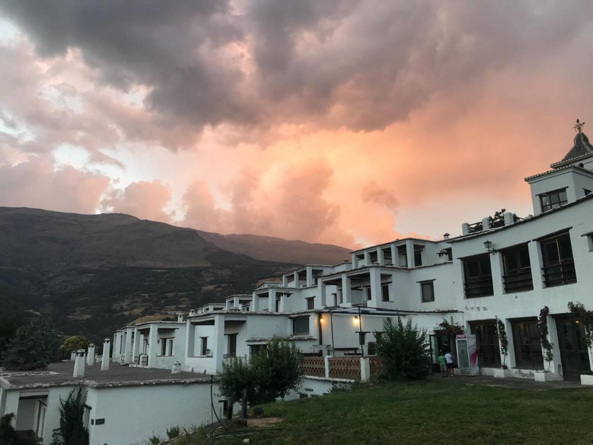 Busquístar Hotel Apartamento Nueva Alcazaba מראה חיצוני תמונה