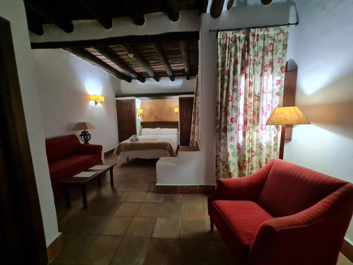 Busquístar Hotel Apartamento Nueva Alcazaba מראה חיצוני תמונה