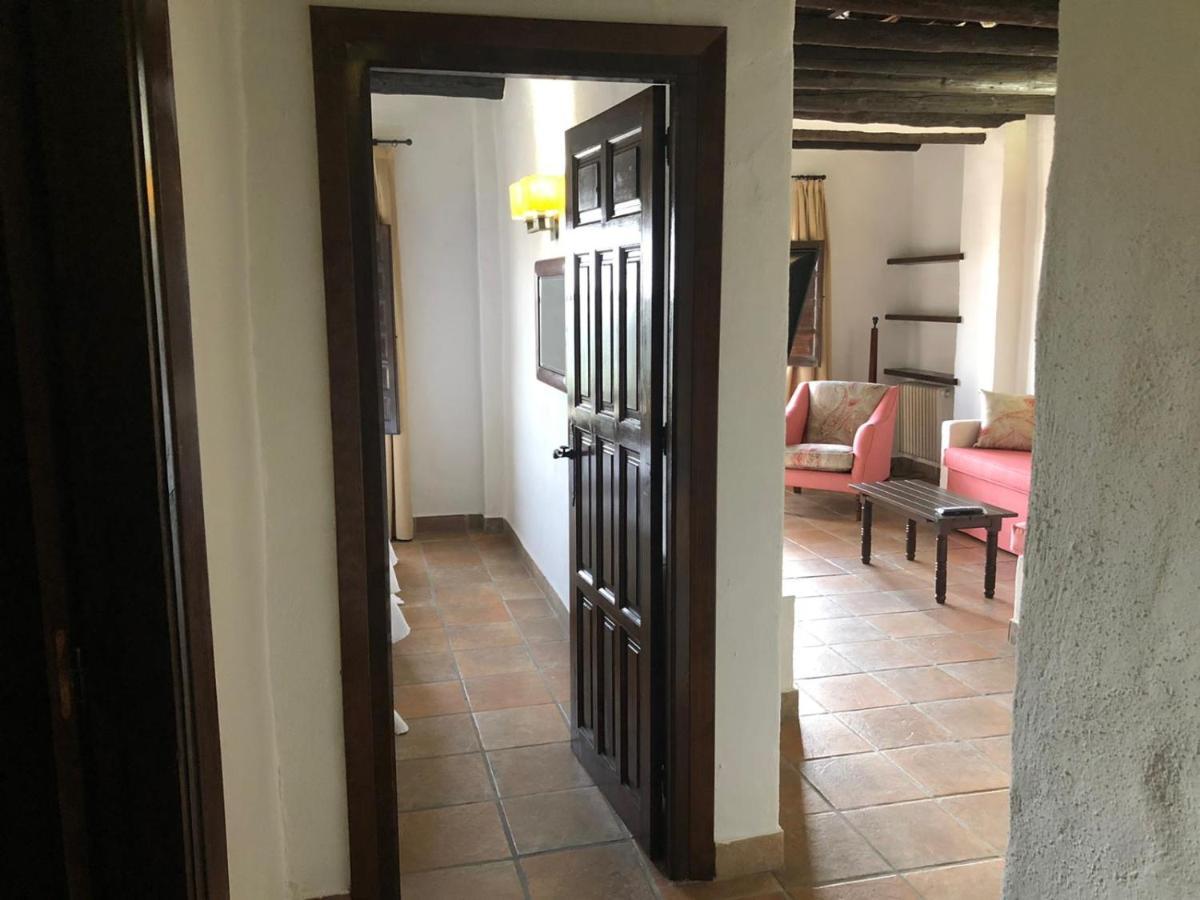 Busquístar Hotel Apartamento Nueva Alcazaba מראה חיצוני תמונה